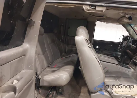 2005 Chevrolet Silverado 2500Hd Lt z USA, uszkodzony, nr VIN 1GCHK29U55E143292